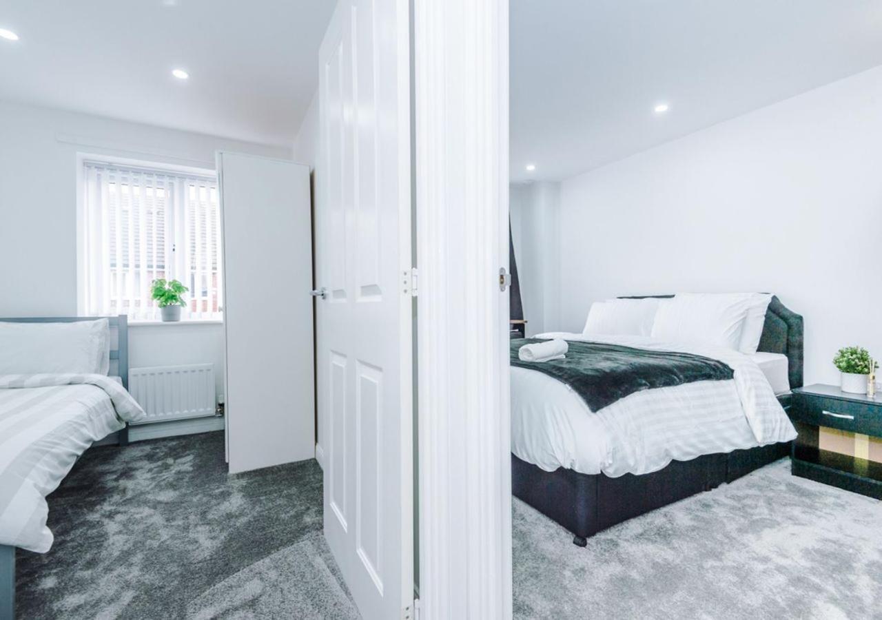 Luxury 3 Bedroom House Close To Manchester Center Exteriör bild