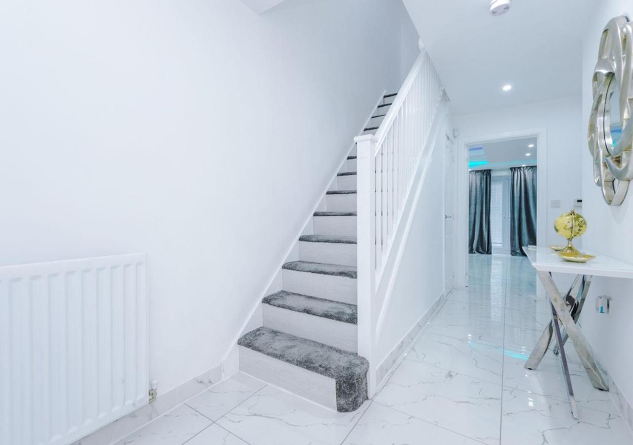 Luxury 3 Bedroom House Close To Manchester Center Exteriör bild