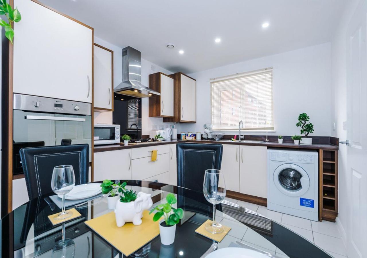 Luxury 3 Bedroom House Close To Manchester Center Exteriör bild